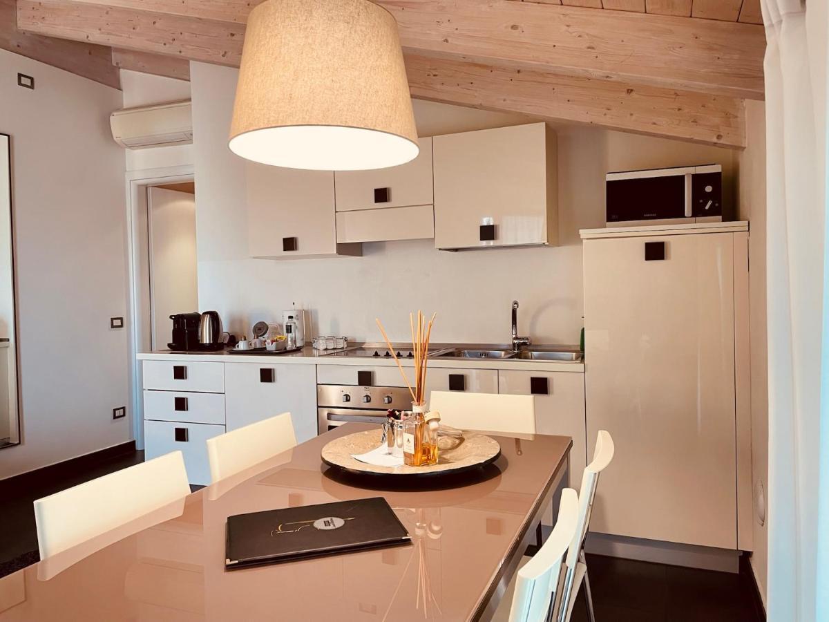 דסנזאנו דל גארדה Residence Del Lago מראה חיצוני תמונה