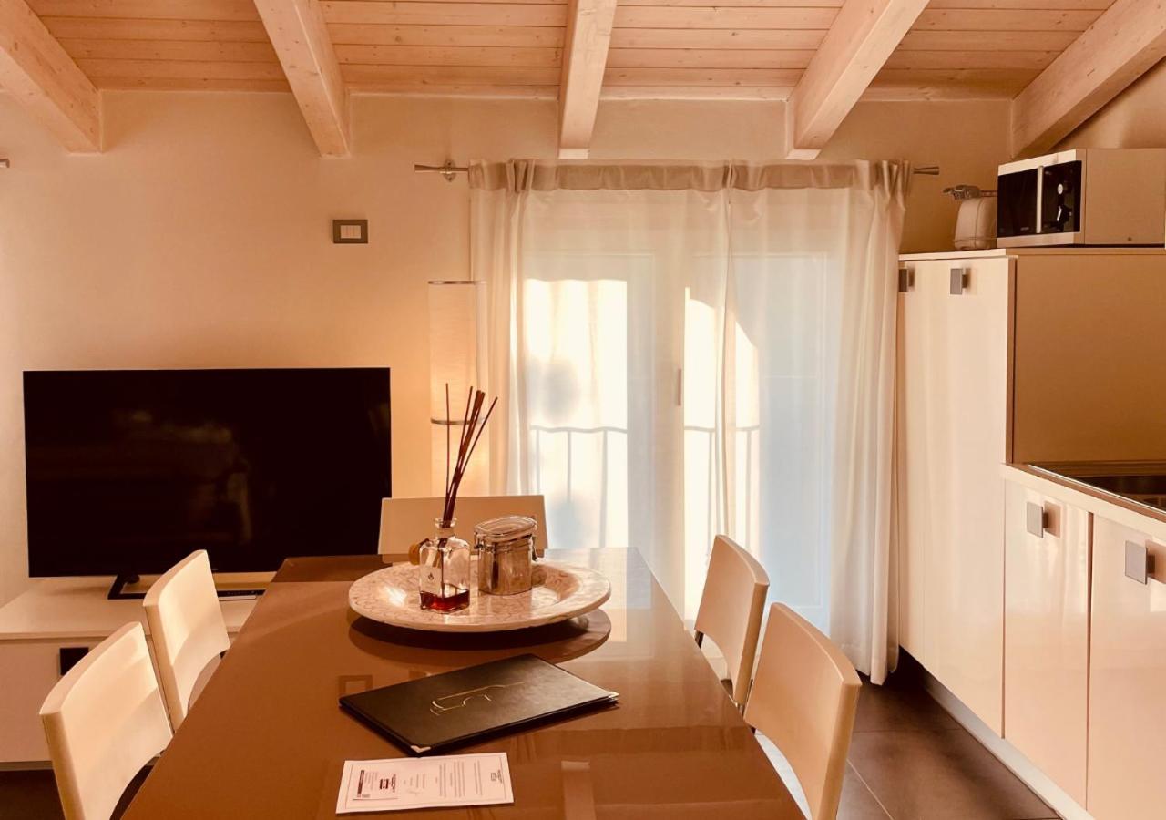 דסנזאנו דל גארדה Residence Del Lago מראה חיצוני תמונה