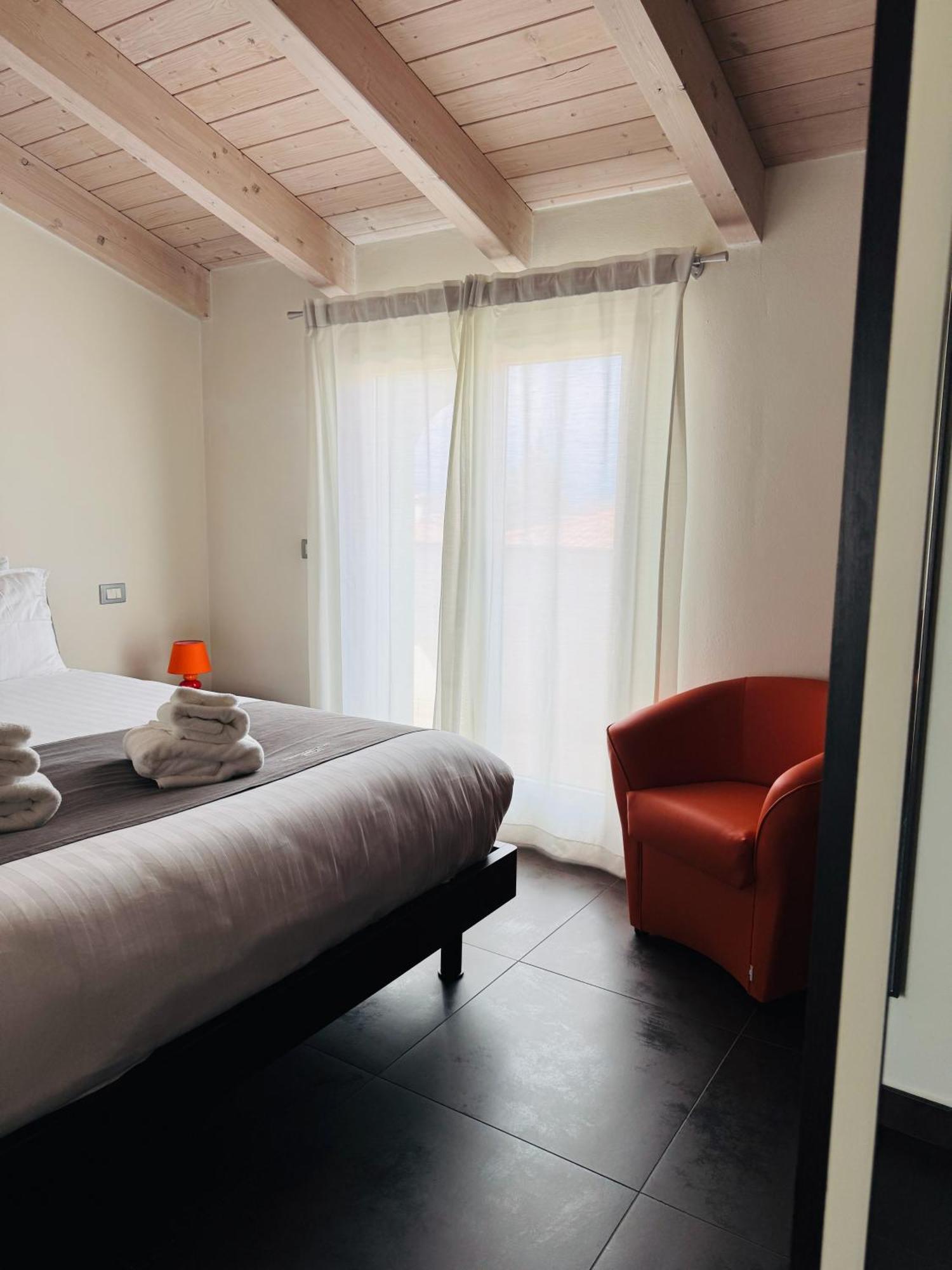 דסנזאנו דל גארדה Residence Del Lago מראה חיצוני תמונה